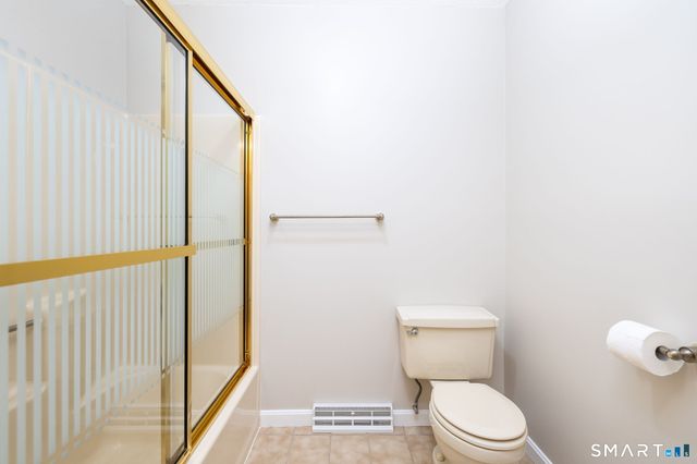 2 The Hamlet APT E, Enfield, CT 06082