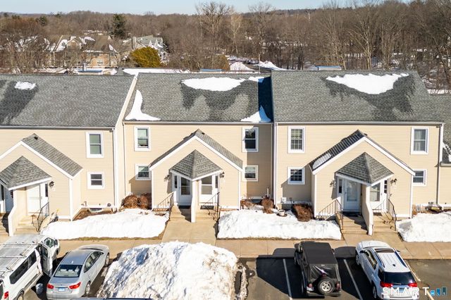 2 The Hamlet APT E, Enfield, CT 06082