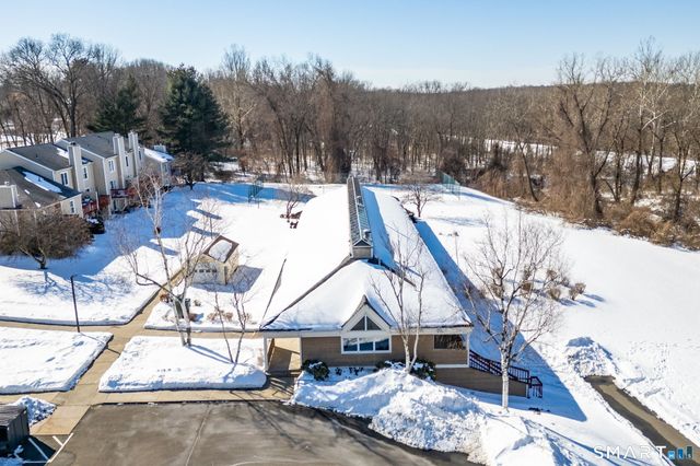 2 The Hamlet APT E, Enfield, CT 06082