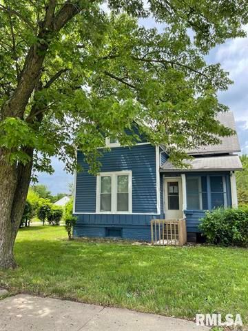 2228 9 Street, Rock Island, IL 61201