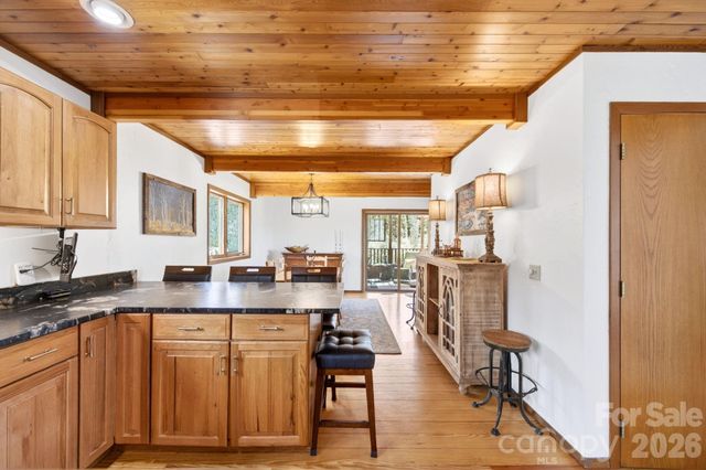 6 Orchard Knob Lane, Black Mountain, NC 28711