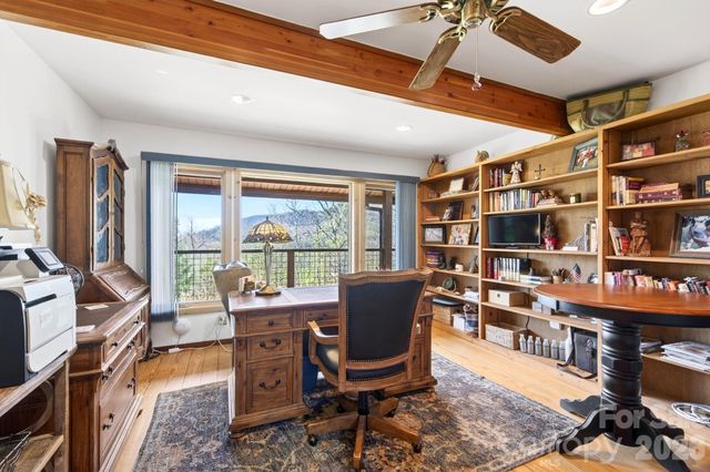 6 Orchard Knob Lane, Black Mountain, NC 28711