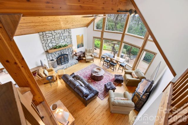 6 Orchard Knob Lane, Black Mountain, NC 28711