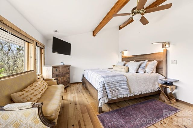 6 Orchard Knob Lane, Black Mountain, NC 28711