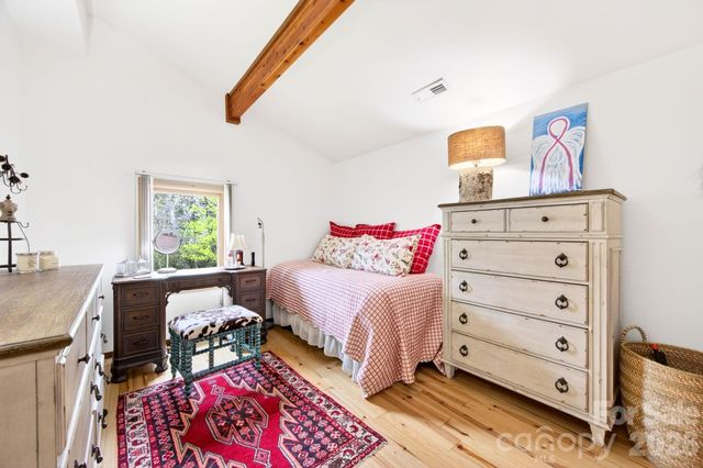 6 Orchard Knob Lane, Black Mountain, NC 28711