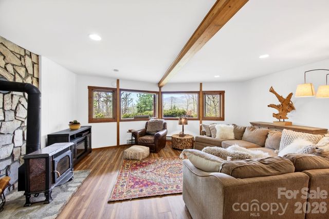 6 Orchard Knob Lane, Black Mountain, NC 28711