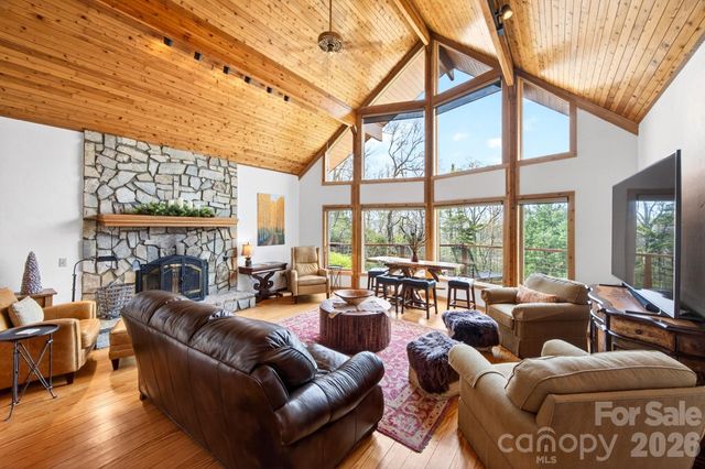 6 Orchard Knob Lane, Black Mountain, NC 28711