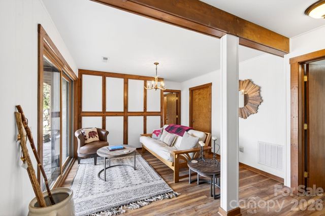 6 Orchard Knob Lane, Black Mountain, NC 28711