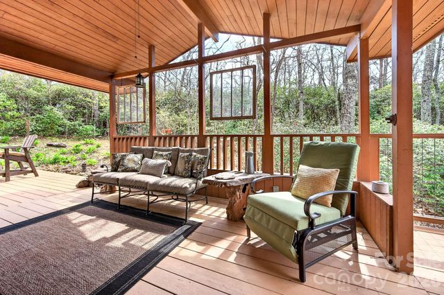 6 Orchard Knob Lane, Black Mountain, NC 28711