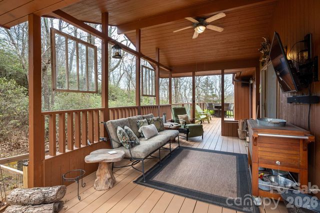 6 Orchard Knob Lane, Black Mountain, NC 28711