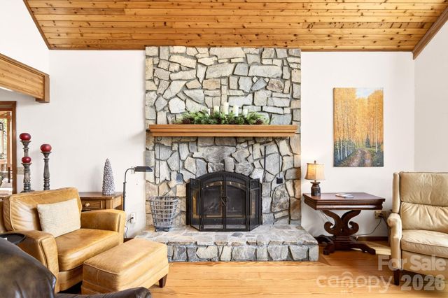 6 Orchard Knob Lane, Black Mountain, NC 28711