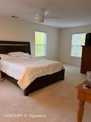 12536 Saint Andrews Way, Fenton, MI 48430