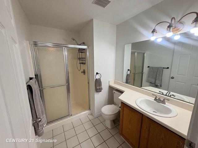 12536 Saint Andrews Way, Fenton, MI 48430