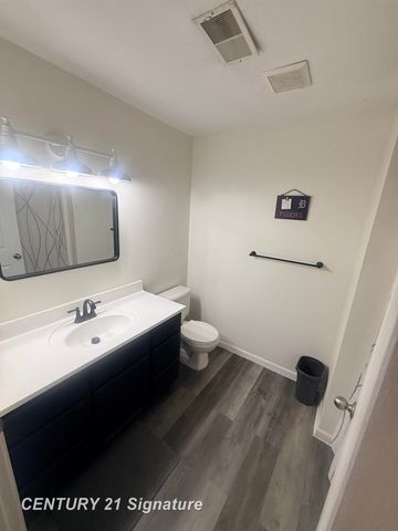 12536 Saint Andrews Way, Fenton, MI 48430