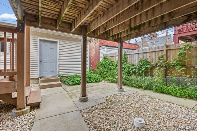 2710 W Fletcher Street 1, Chicago, IL 60618