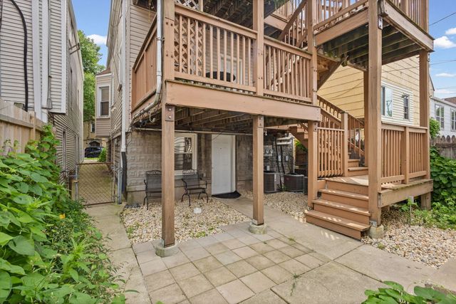 2710 W Fletcher Street 1, Chicago, IL 60618