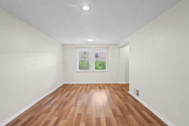 2710 W Fletcher Street 1, Chicago, IL 60618