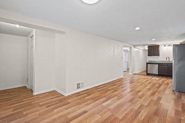 2710 W Fletcher Street 1, Chicago, IL 60618