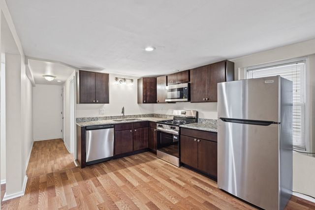 2710 W Fletcher Street 1, Chicago, IL 60618