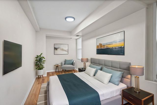 2710 W Fletcher Street 1, Chicago, IL 60618