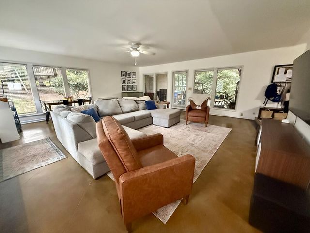 512 Rosemont Dr, Dothan, AL 36303