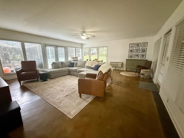 512 Rosemont Dr, Dothan, AL 36303