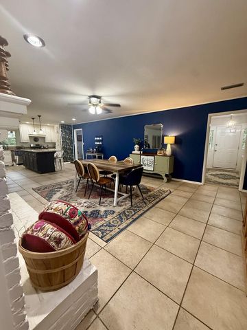512 Rosemont Dr, Dothan, AL 36303