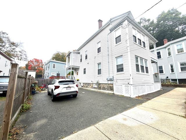 22 Washburn 2, Lynn, MA 01902