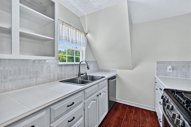 237 Mt Pleasant Road, Valley View, TX 76272