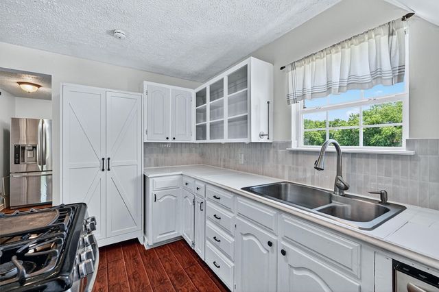 237 Mt Pleasant Road, Valley View, TX 76272