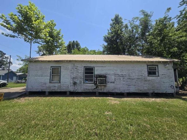 203 Cedar Circle, Daisetta, TX 77357