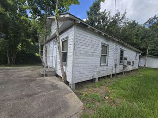 203 Cedar Circle, Daisetta, TX 77357