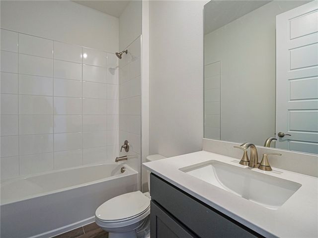 5618 Hampton Park Circle, Vero Beach, FL 32966