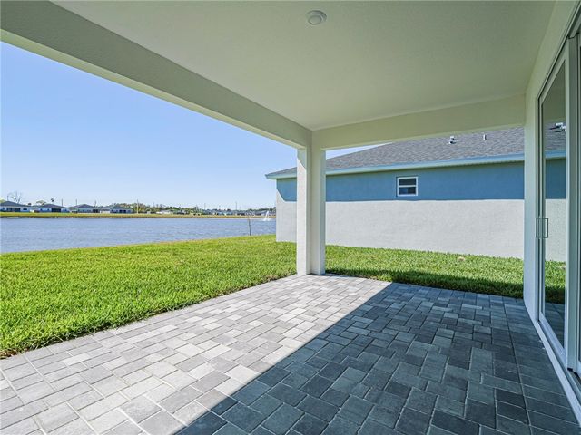 5618 Hampton Park Circle, Vero Beach, FL 32966