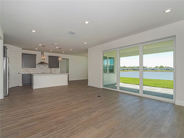 5618 Hampton Park Circle, Vero Beach, FL 32966