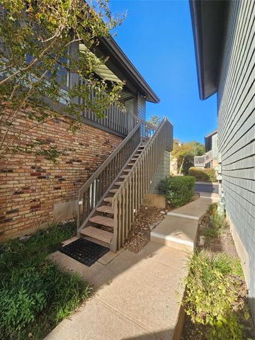 7122 Wood Hollow DR 22, Austin, TX 78731
