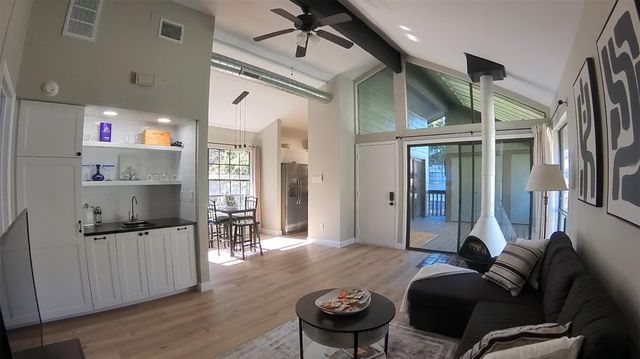7122 Wood Hollow DR 22, Austin, TX 78731