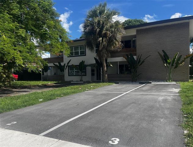 2200 NE 173RD Street 4, North Miami Beach, FL 33160