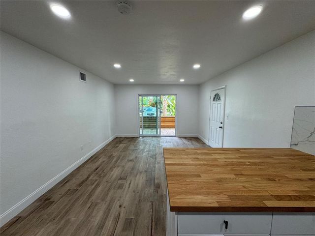 2200 NE 173RD Street 4, North Miami Beach, FL 33160