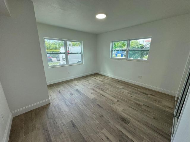 2200 NE 173RD Street 4, North Miami Beach, FL 33160