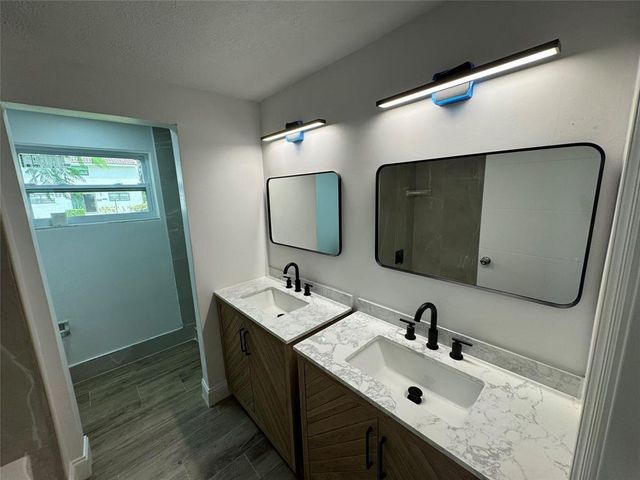 2200 NE 173RD Street 4, North Miami Beach, FL 33160