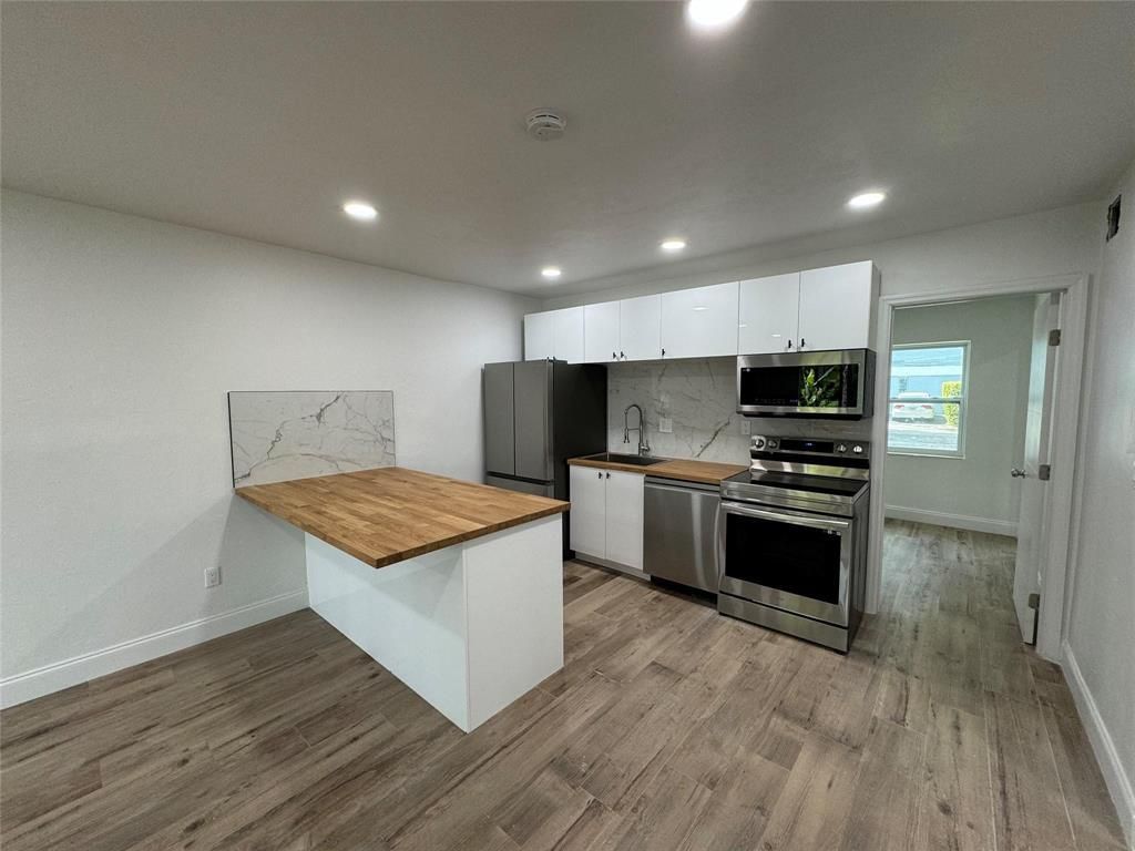 2200 NE 173RD Street 4, North Miami Beach, FL 33160