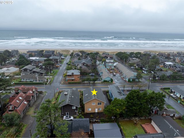 663 S HEMLOCK St, Cannon Beach, OR 97110