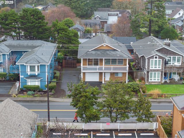 663 S HEMLOCK St, Cannon Beach, OR 97110