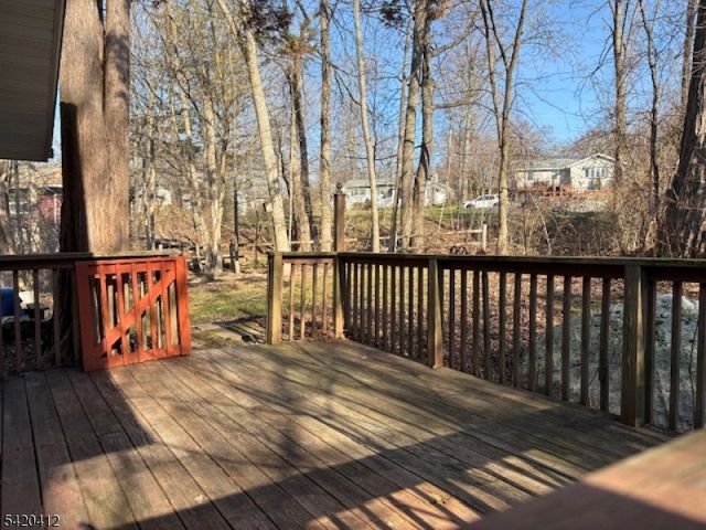 8 Beachview Ct, Hardyston Twp., NJ 07460