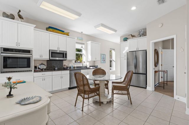 80 Dolphin Street, Destin, FL 32541