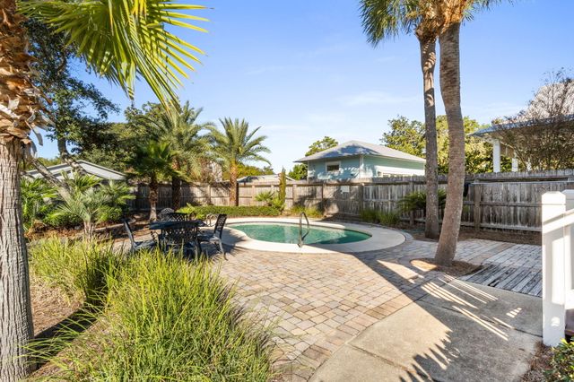 80 Dolphin Street, Destin, FL 32541