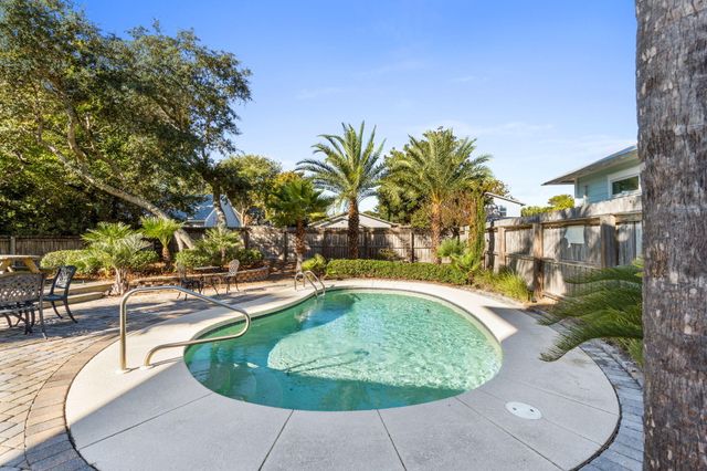 80 Dolphin Street, Destin, FL 32541