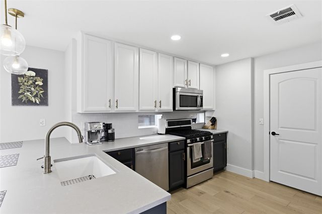 501 Lightsey RD, Austin, TX 78704