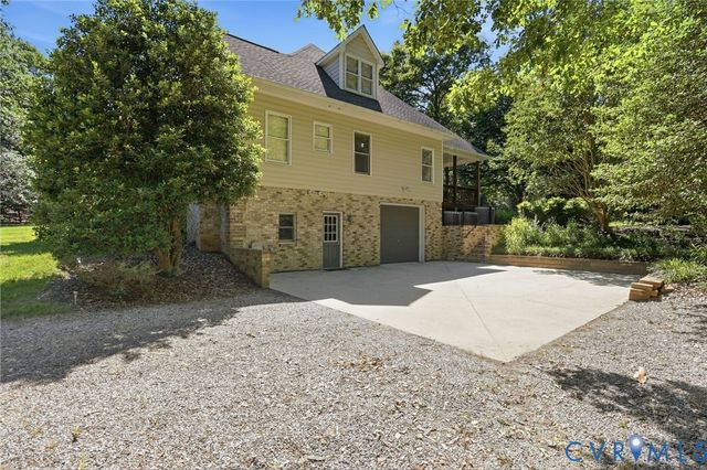 12123 Deer Ridge Ct, Ashland, VA 23005